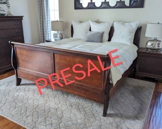 Broyhill Furniture King Bedroom Set