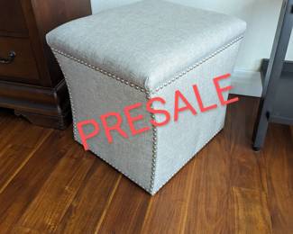 Skyline Furniture Nail button storage ottoman