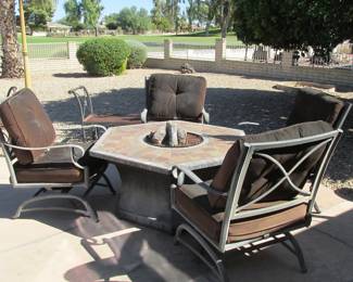 Propane fire pit w/four chairs.