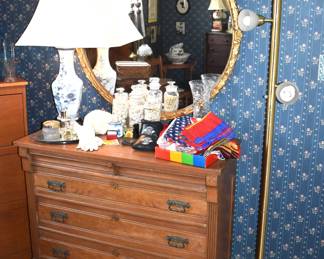 Start Primary Bedroom Close Up Photos