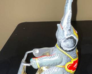 Tin toy, ball missing