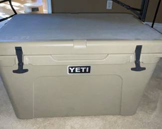 Almost new Yeti cooler