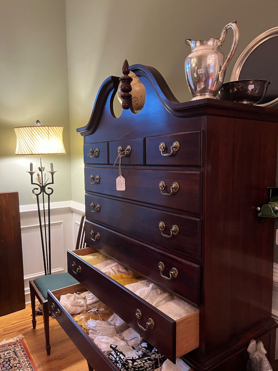 Estate Sale with Antiques in Marietta, GA starts on 11/2/2023