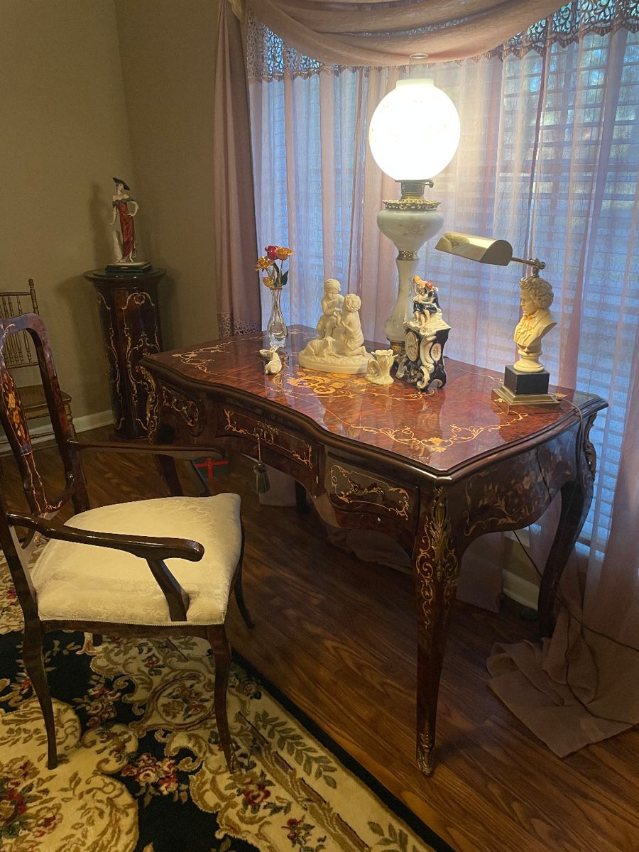 Blue Willow Estate Sale SERVICES in Aberdeen, MS starts on 11/11/2023