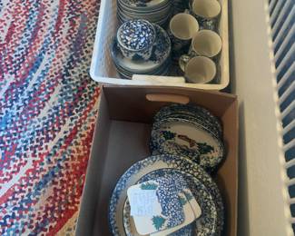 “Cabin in the woods” China set with 16 placesettings 