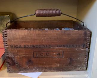 Antique/vintage High explosives box