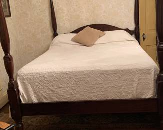 Craftique 4 post Queen bed 