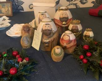 Nesting Nativity set, 3 kings, shepherd and animals, Joseph/Mary/Jesus