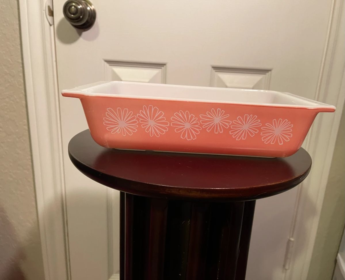 Pyrex Pink daisy casserole dish