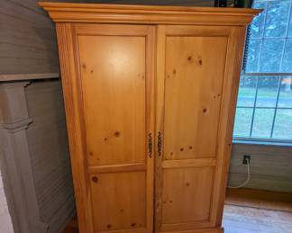 Computer Armoire