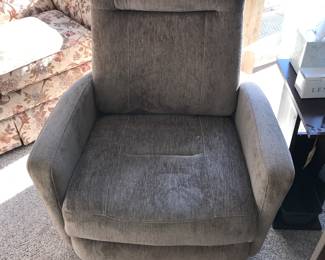 Items Located In The Kitchen Sitting Area