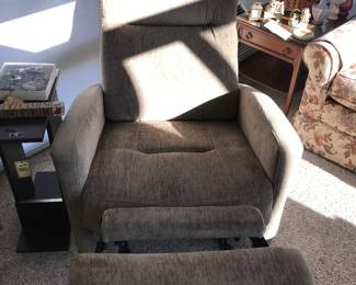 Items Located In The Kitchen Sitting Area