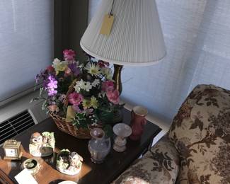 Items Located In The Kitchen Sitting Area