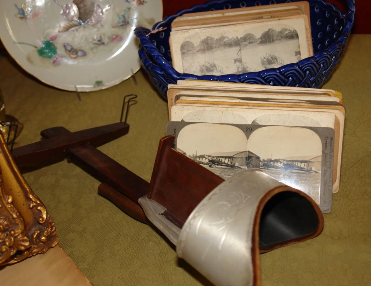 Antique Stereoviewer
