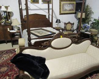 Empire Sofa - Pencil post Bed w/mattress