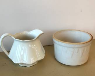 Nice Homer Laughlin Pitcher.  6" Crock