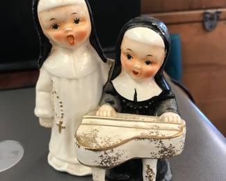 Love these vintage singing nuns at their piano approx 5" Tall.