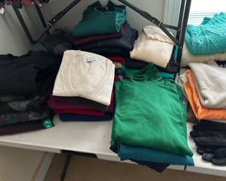 LOTS OF MEN'S SWEATERS SIZE LARGE AND XL.