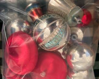VINTAGE CHRISTMAS ORNAMENTS.