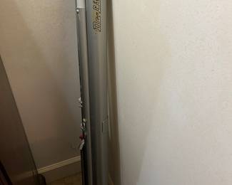 FOLDING PROJECTOR SCREEN.