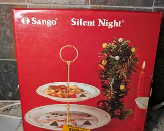 Sango Holiday Tiered Server