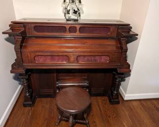 Antique Estey Pump Organ