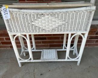 Rattan planter w/ tin liner