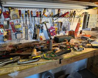 Tool bench with hand tools
