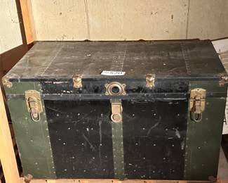 XXL Vintage trunk