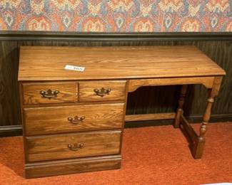 Maple student desk