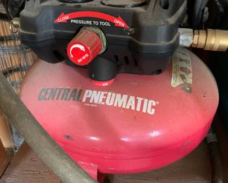Central Pneumatic 3 gallon 100 PSI air compressor $ 30.00