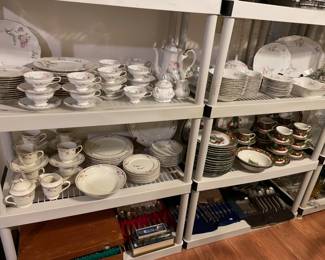 Glassware, China, place settings (utensils), figurines