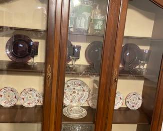 Glassware, China, place settings (utensils), figurines