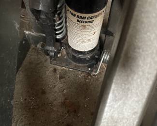 2 Ton capacity Lawn Mower Lift
$200.00