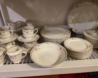 Sango : “Heather” 44 pcs service 8
$125.00