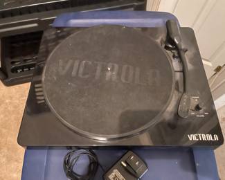 Victrola Bluetooth Stereo Turntable with 2 speakers. $80.00