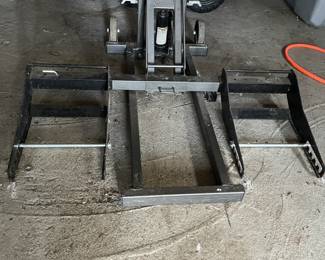 2 Ton capacity Lawn Mower Lift
$200.00
