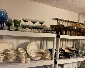 Glassware, China, place settings (utensils), figurines