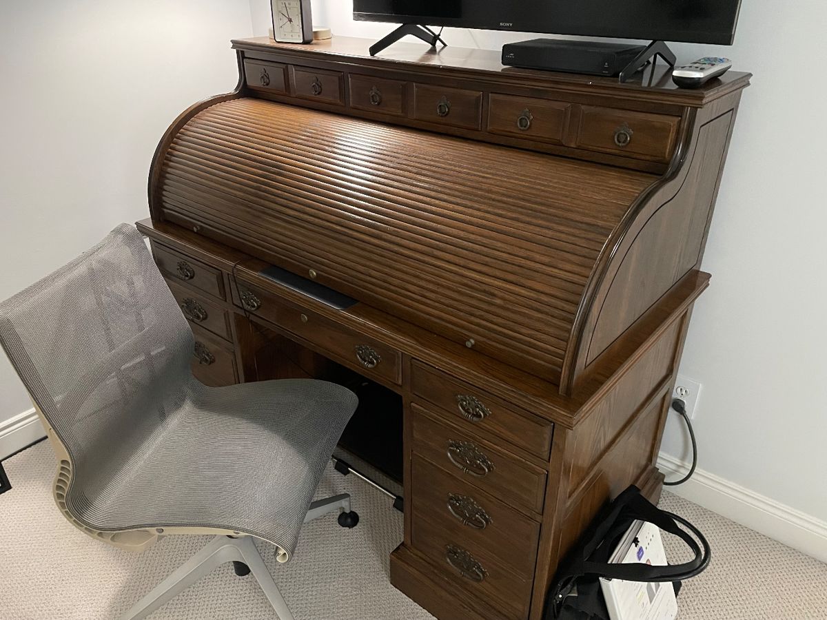 Beautiful Holland Estate Sale High Quality... starts on 11/9/2023