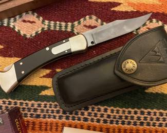 “Automatic” Buck Knife with leather sheath 