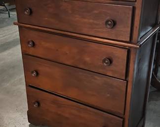 CHEST OF DRAWERS