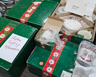 CHRISTMAS DISHES