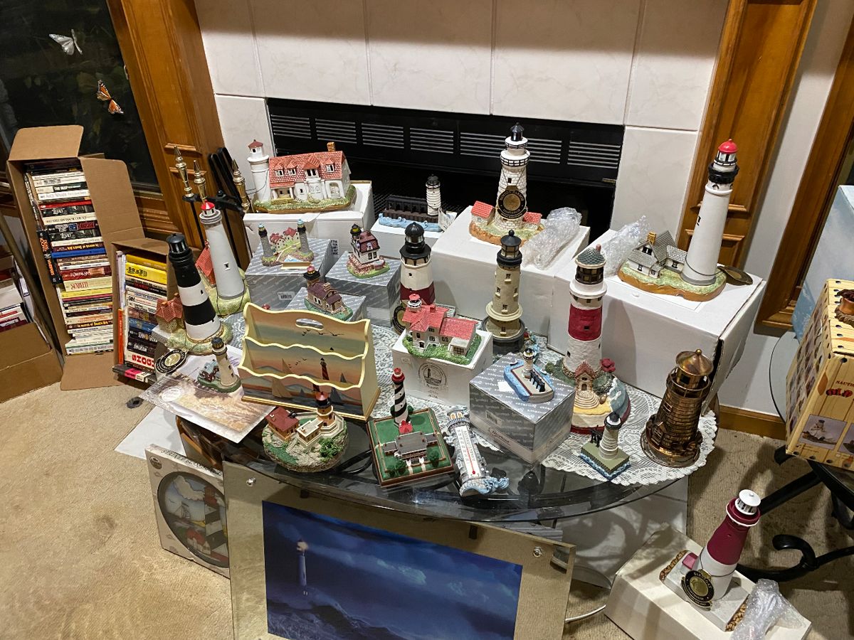 Estate SaleAvon,Princess House,Lighthouses,... starts on 11/10/2023