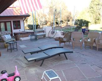 Patio loungers like new