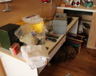 Sewing table with insert for machine