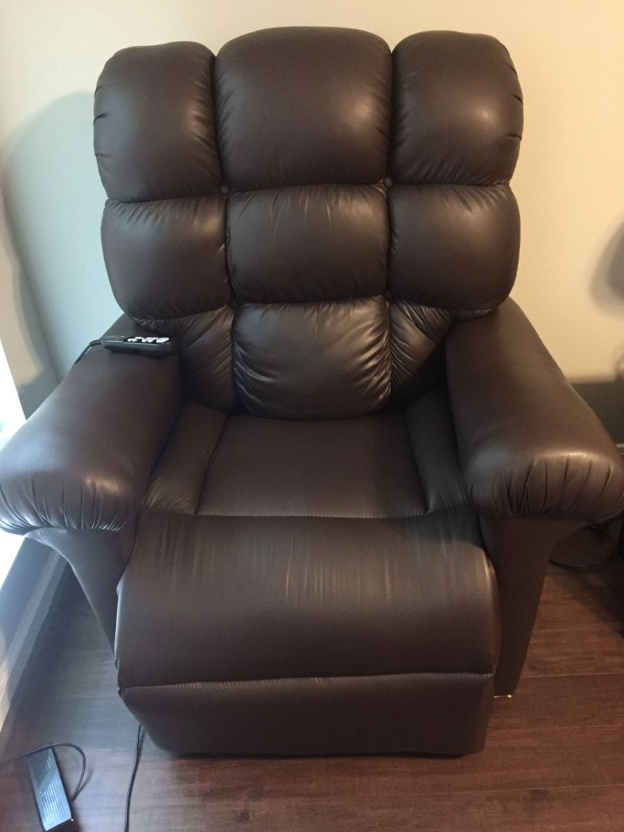 Estate Sale with Antiques dishes and furniture starts on 11/4/2023