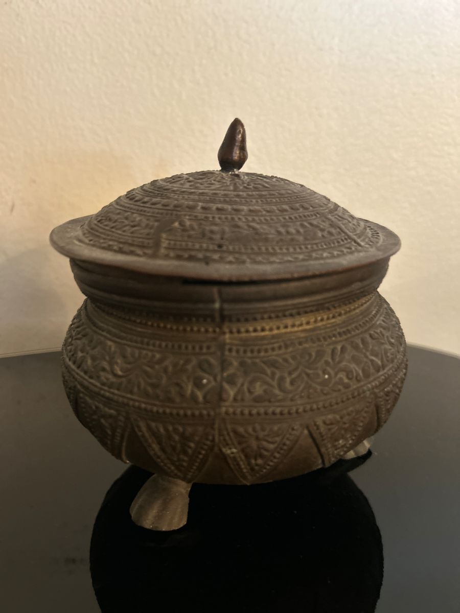 Glendora Treasures starts on 12/2/2023