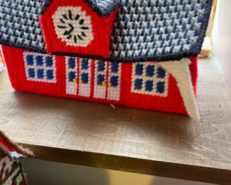 The icicle hanging from the roof is absolutely destroying my heart with the cuteness.