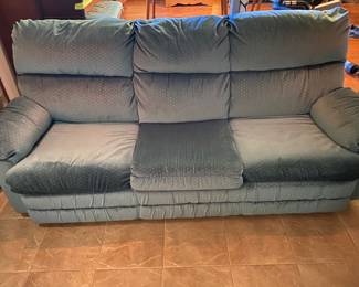 Here is that matching couch!