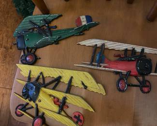 If you’d like to have a Great War dogfight over your bed at night you’ll love this little Fokker and his friends!